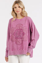 Load image into Gallery viewer, Mittoshop Flower Patch Side Slit Mineral Wash Round Neck Sweatshirt