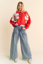 Load image into Gallery viewer, Davi &amp; Dani Flower Contrast Round Neck Long Sleeve Cardigan