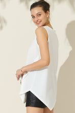 Load image into Gallery viewer, Ninexis Round Neck Button Side Tank