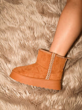 Load image into Gallery viewer, WILD DIVA Round Toe Platform Boots