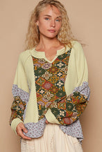 Load image into Gallery viewer, POL Exposed Seam Printed Notched Raglan Sleeve Knit Top