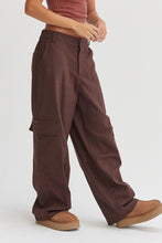 Load image into Gallery viewer, HYFVE Elastic Waist Wide-Leg Cargo Pants