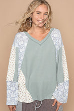 Load image into Gallery viewer, POL Lace Floral Round Neck Knit Top