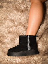 Load image into Gallery viewer, WILD DIVA Round Toe Platform Boots