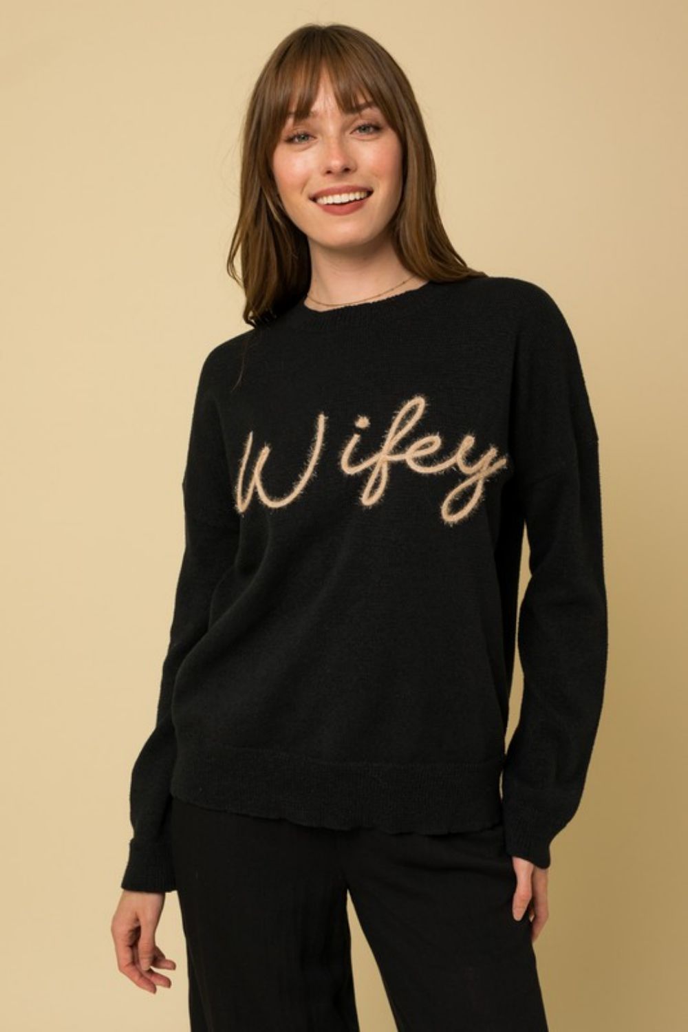 Gilli WIFEY Graphic Pullover Sweater