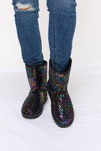 Load image into Gallery viewer, Forever Link Sequin Thermal Flat Boots