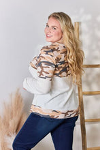 Load image into Gallery viewer, Hailey &amp; Co Printed Round Neck Blouse