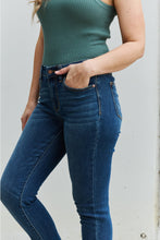 Load image into Gallery viewer, Judy Blue Aila Regular Mid Rise Cropped Relax Fit Jeans