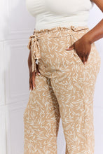 Load image into Gallery viewer, Heimish Right Angle Geometric Printed Pants in Tan