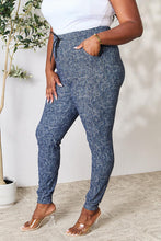 Load image into Gallery viewer, LOVEIT Heathered Drawstring Leggings with Pockets