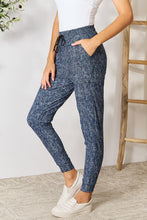 Load image into Gallery viewer, LOVEIT Heathered Drawstring Leggings with Pockets