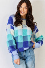 Load image into Gallery viewer, J.NNA Checkered Round Neck Long Sleeve Sweater