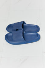 Load image into Gallery viewer, MMShoes Arms Around Me Open Toe Slide in Navy