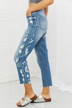 Load image into Gallery viewer, Judy Blue Laila Straight Leg Distressed Jeans